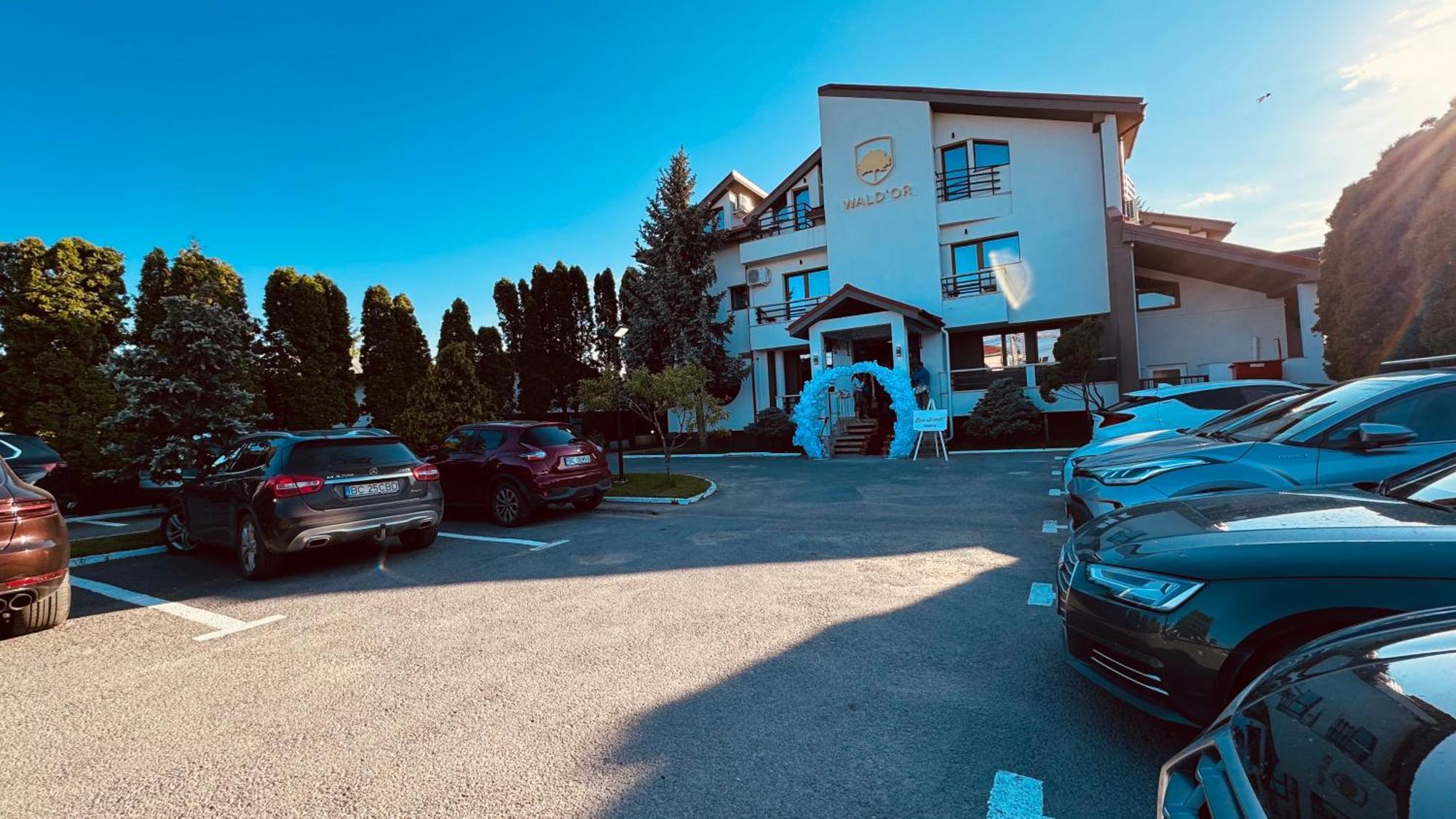 Pensiunea Waldor Bacău Extérieur photo
