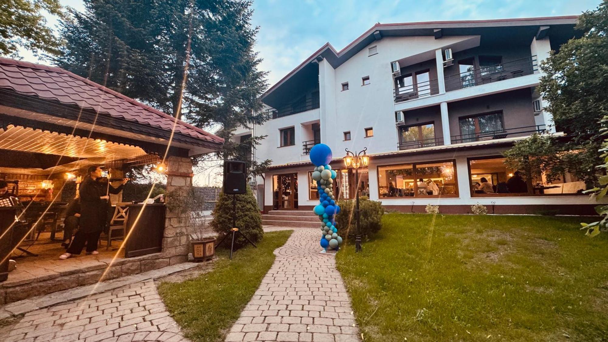 Pensiunea Waldor Bacău Extérieur photo